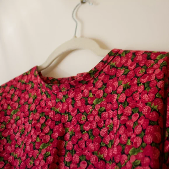 Handmade Cotton Raspberry Crop Top - Picture 4 of 5
